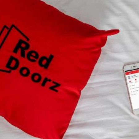 Reddoorz Near Ugm 3 Hotel Jogjacarta Exterior foto